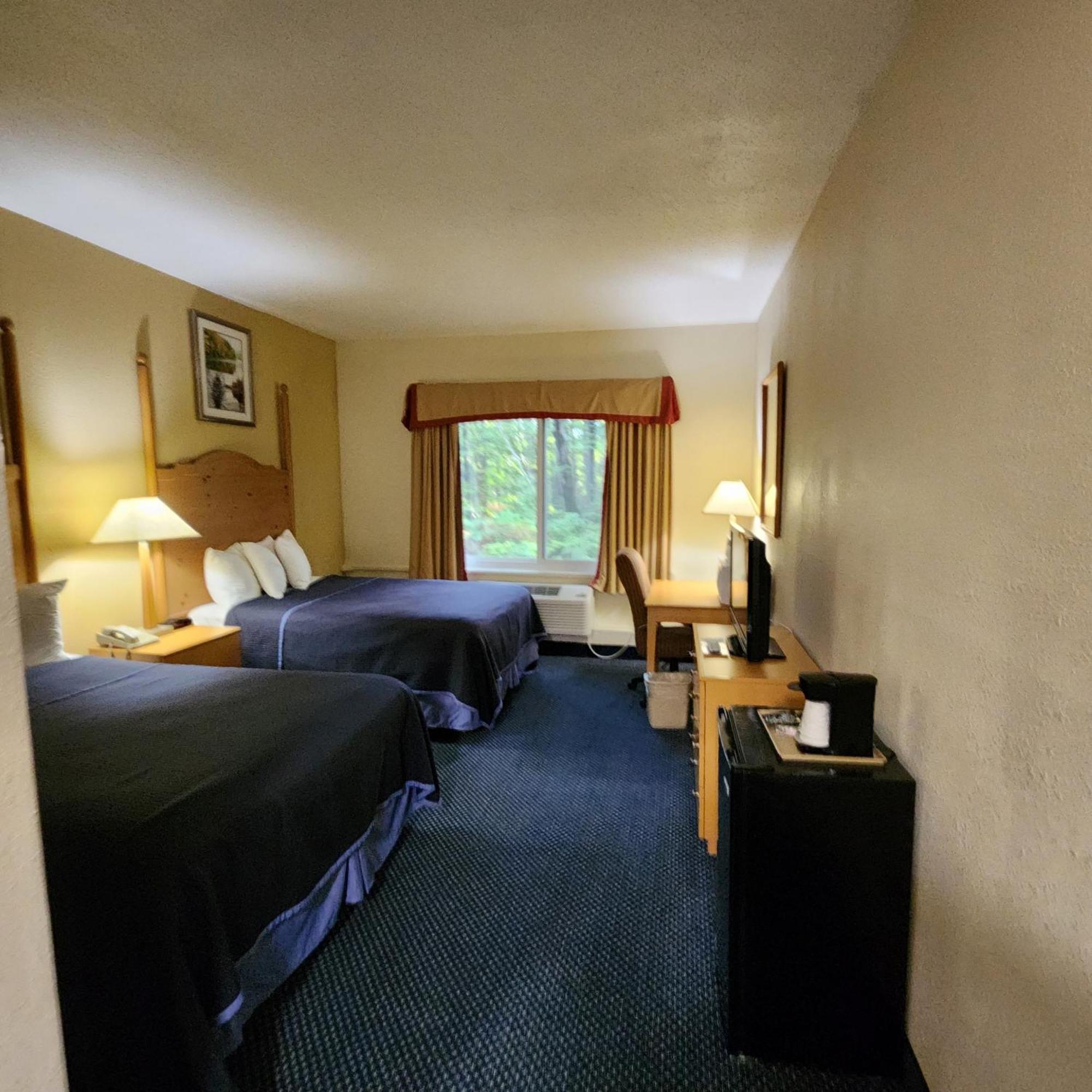 Katahdin Inn & Suites Millinocket Exterior foto