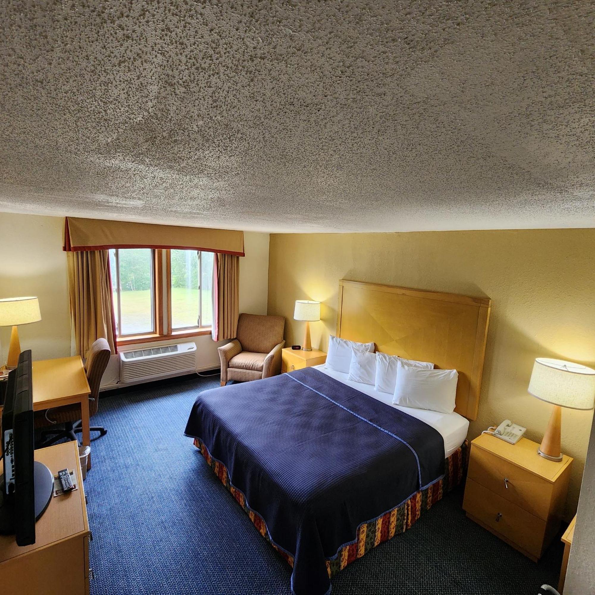 Katahdin Inn & Suites Millinocket Exterior foto