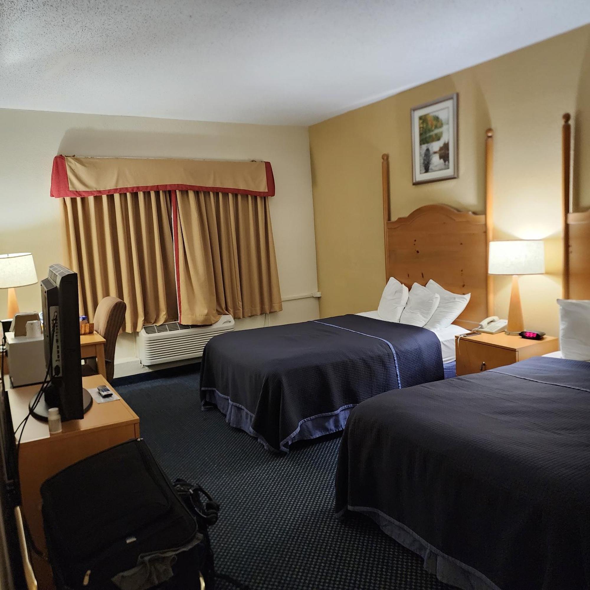 Katahdin Inn & Suites Millinocket Exterior foto