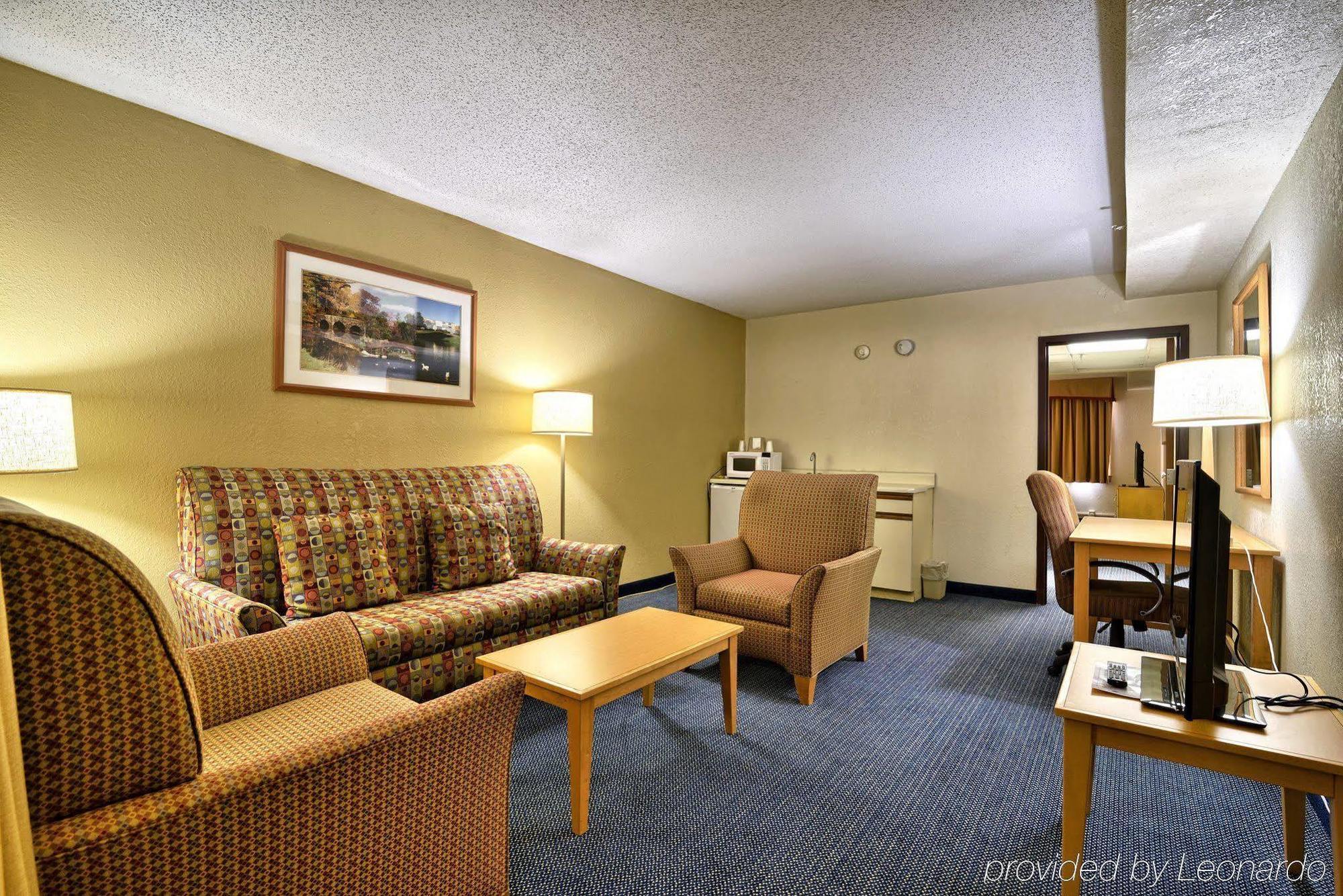 Katahdin Inn & Suites Millinocket Exterior foto